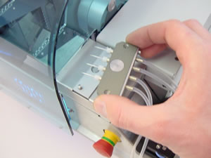 ノズルが4本セットされているので、取りかえがすばやく簡単にできます。